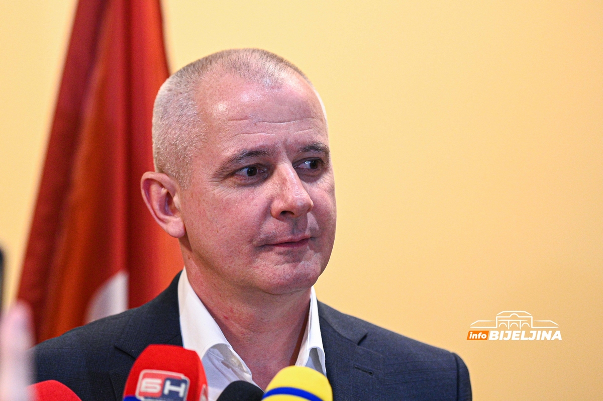 Jednoglasna odluka: Lazić izabran za predsjednika GO SNSD Bijeljina (FOTO)