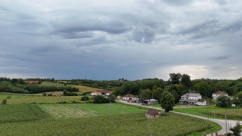 InfoBijeljina u Dragaljevcu: Brojne kuće zaključane, a nekad se po cijeli dan orila pjesma (FOTO, VIDEO)