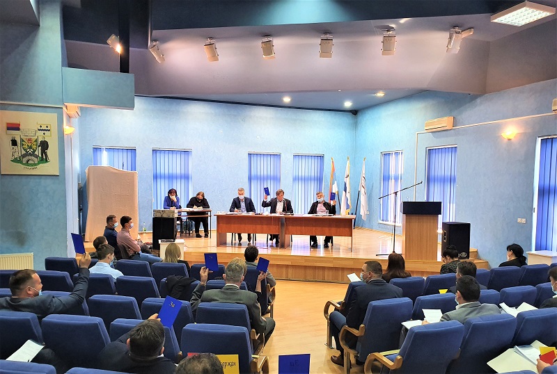 Ugljevik: Usvojena odluka o novčanoj podršci za svako novorođeno dijete