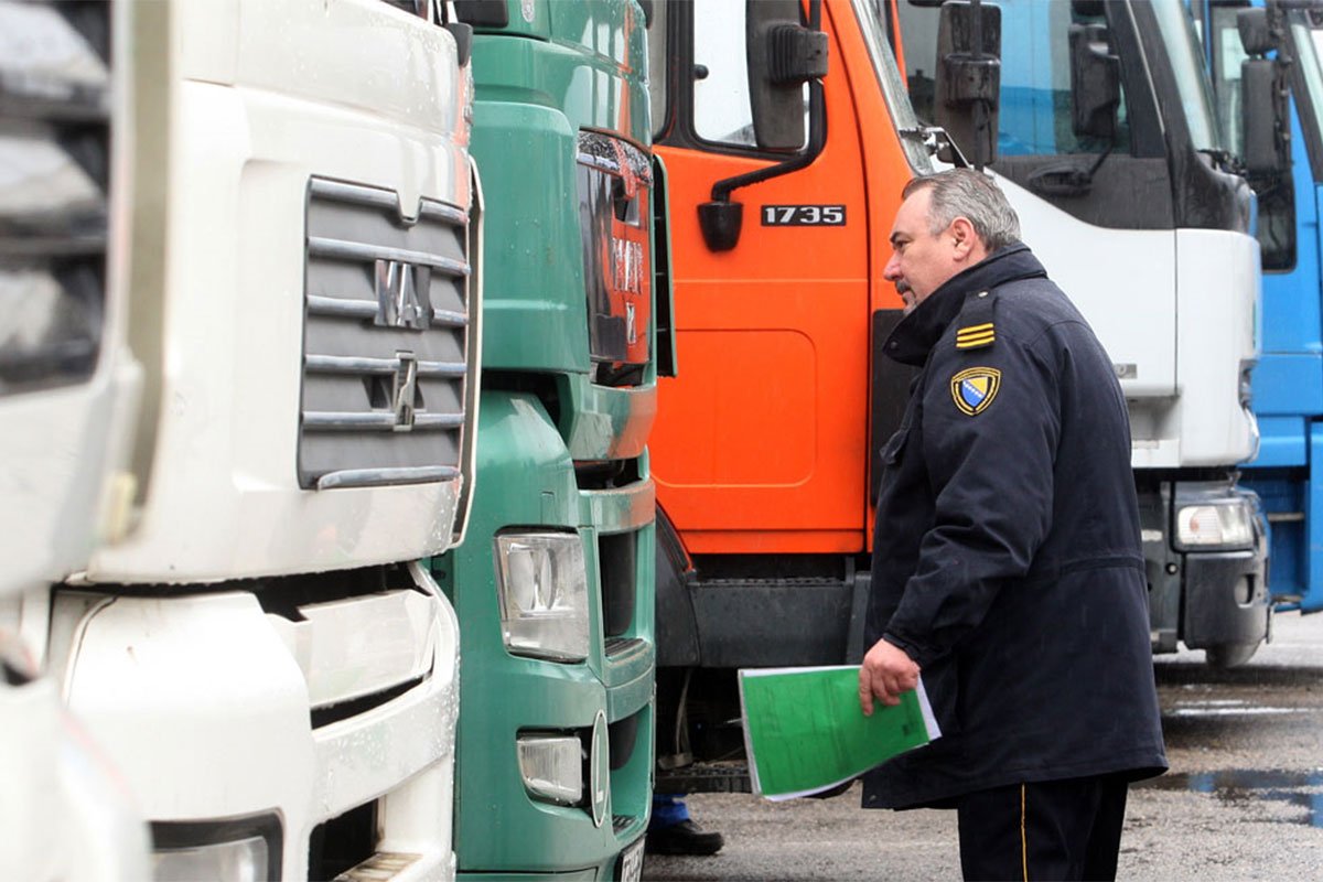 UIO godinama planira presvući svoje radnike, potrošiće 7,2 miliona KM