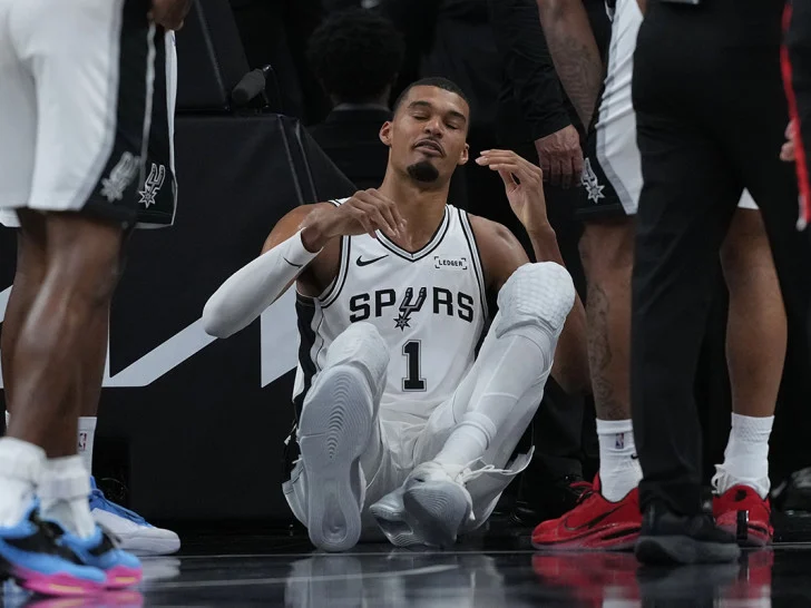Neprijatna scena na NBA utakmici: Stravičan pad Viktora Vembanjame (FOTO, VIDEO)