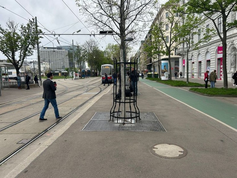 Veliki broj policije oko stanice u Beču na kojoj je navodno viđena Danka