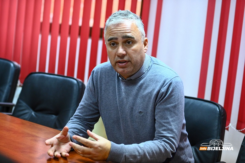 Bijeljina: Tržnica zatvorenog tipa san prodavaca (FOTO)