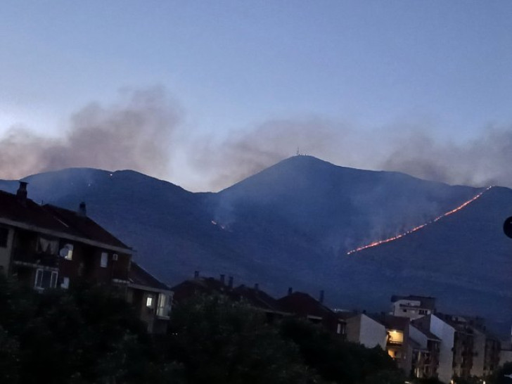 Požar kod Trebinja širi se u više pravaca