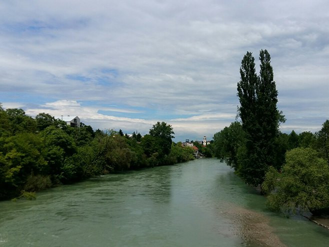 DUG PREMA SLOVENAČKOJ FIRMI RASTE, Republika Srpska NE PLAĆA