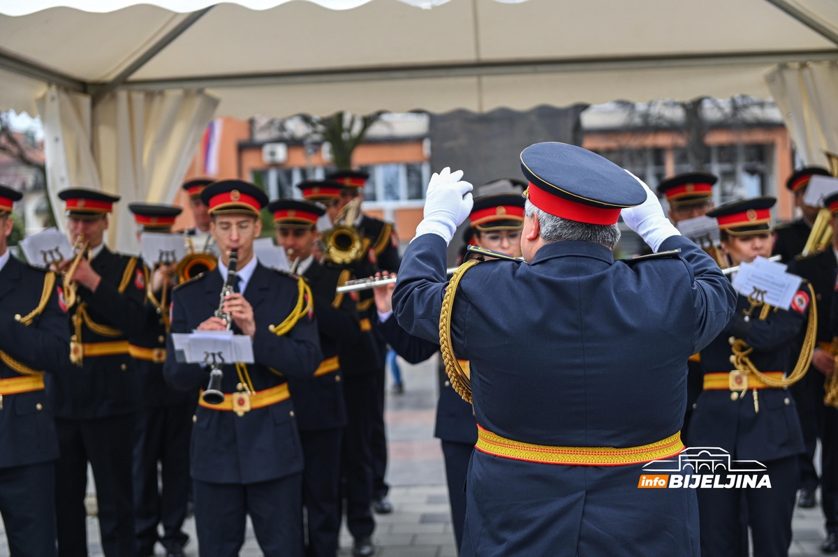 Lukač u posjeti Bijeljini: Moramo da ulažemo u Policiju i našu bezbjednost (FOTO)