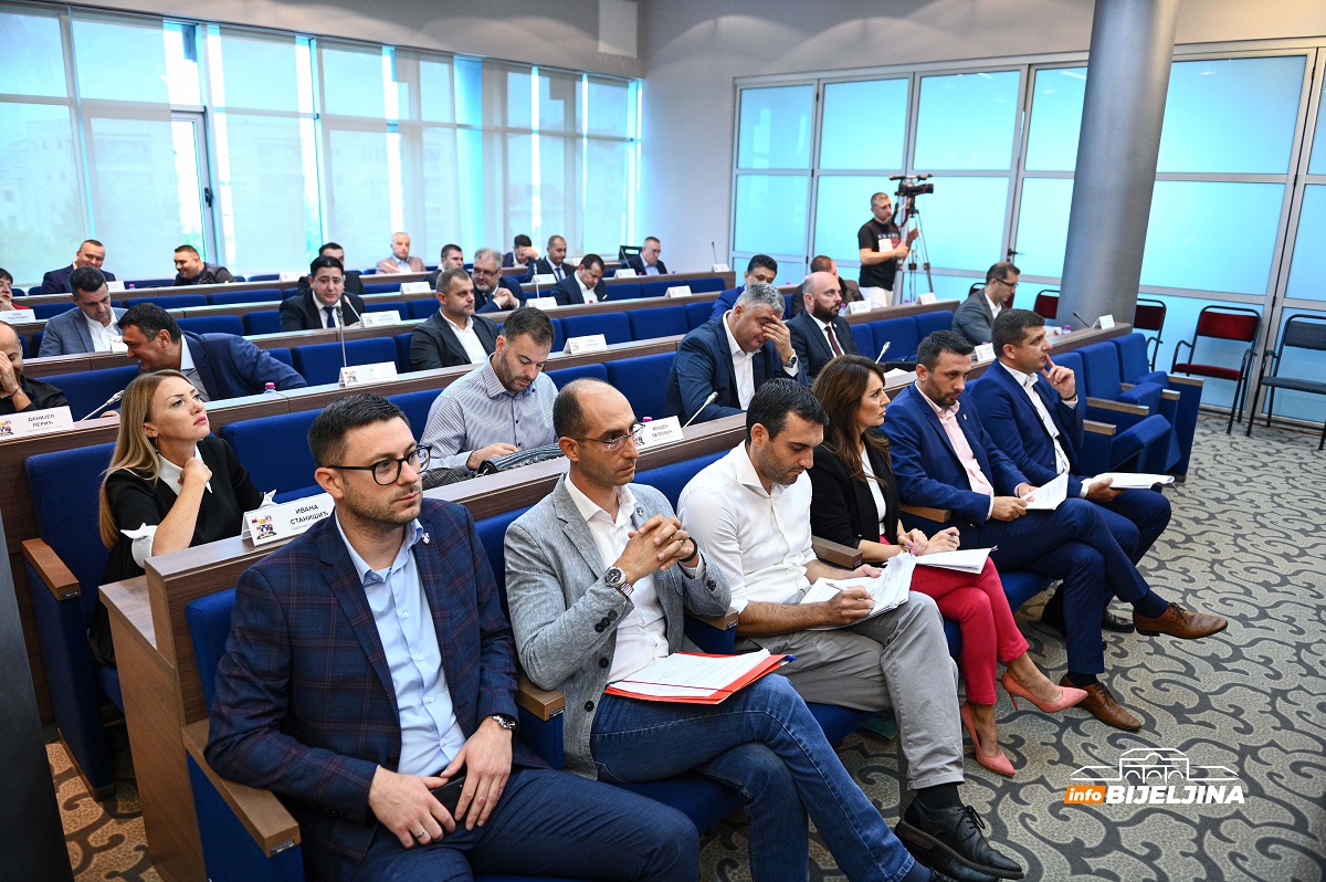 Počela sjednica Skupštine grada, gradonačelnika Petrovića nema