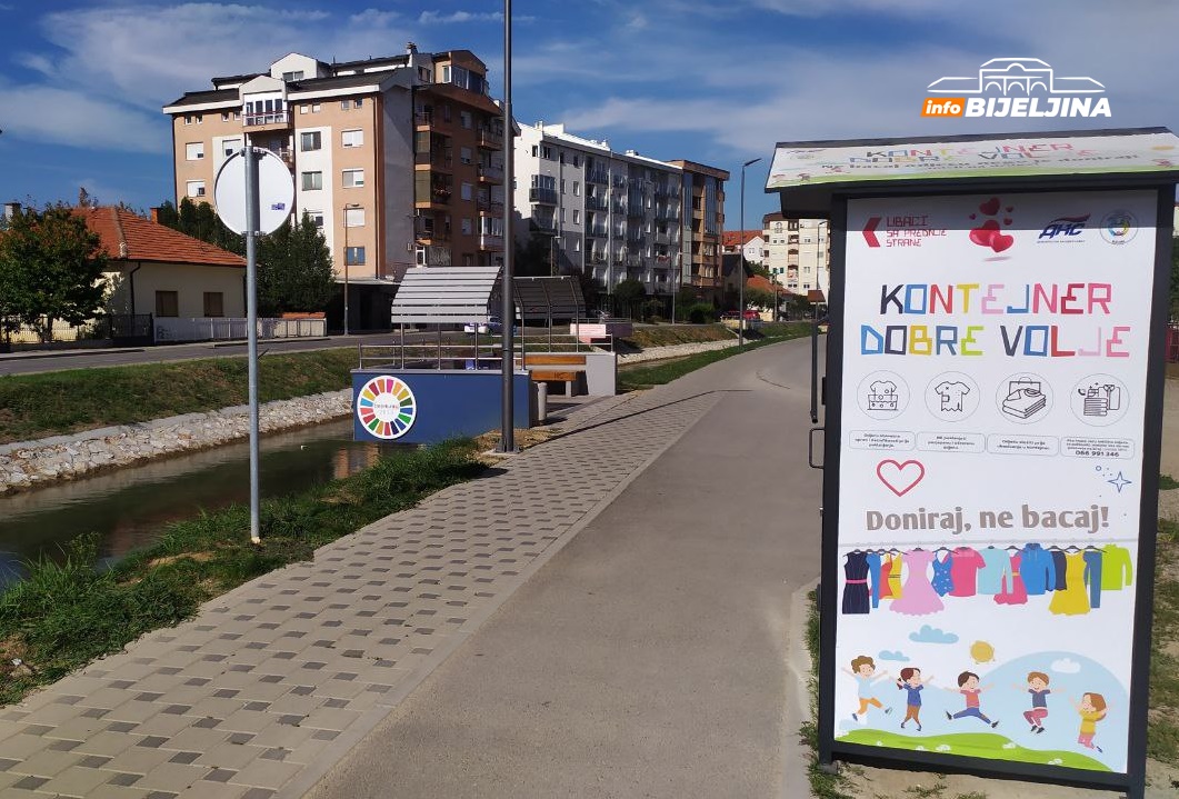 Kontejner dobre volje u Bijeljini: Ne bacajte odjeću, već je donirajte (FOTO)