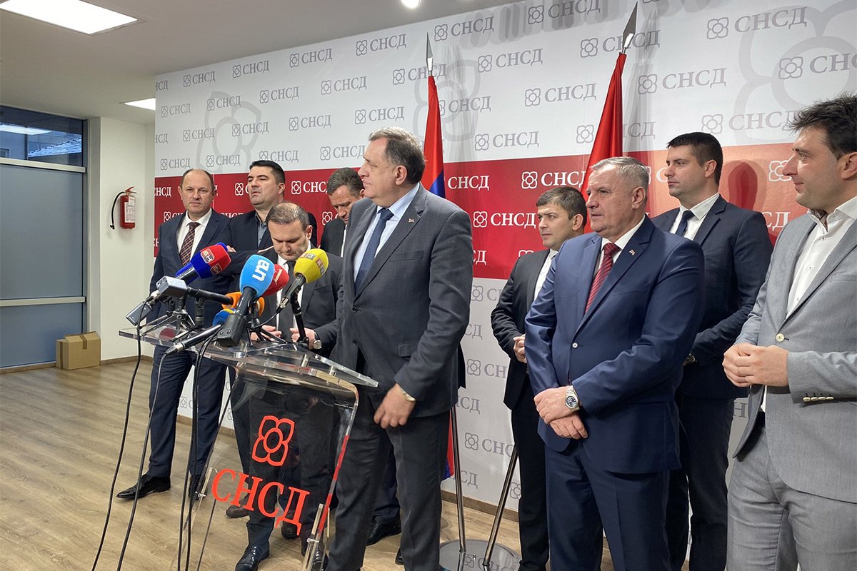 Dodik smirio pobunu u SNSD-u za jedan dan