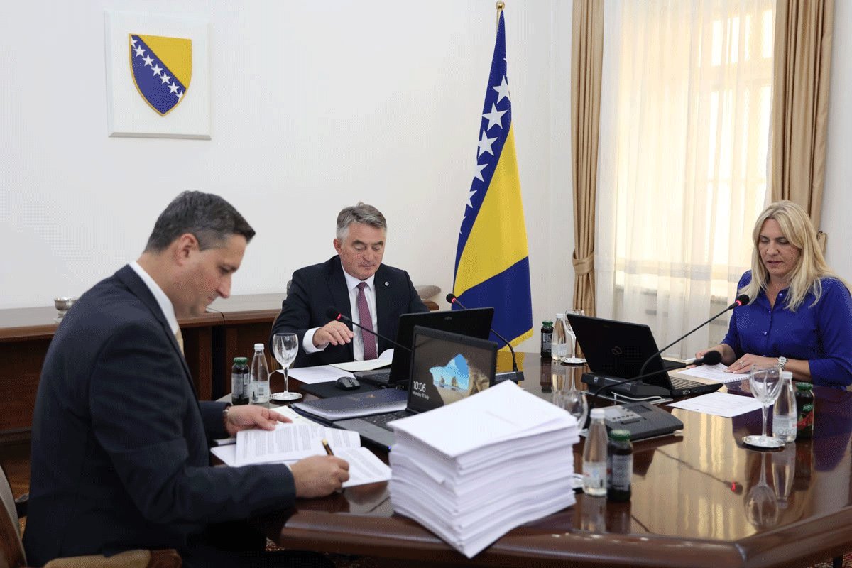 Cvijanovićeva glasala za smjenu Lagumdžije, Bećirović i Komšić bili protiv