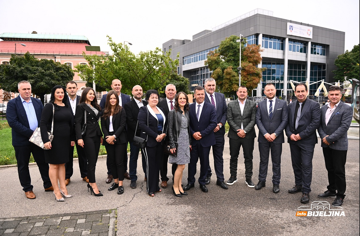 Bijeljinski DEMOS obilježio početak kampanje: „Branićemo interese Srpske bez dileme!“ (FOTO)