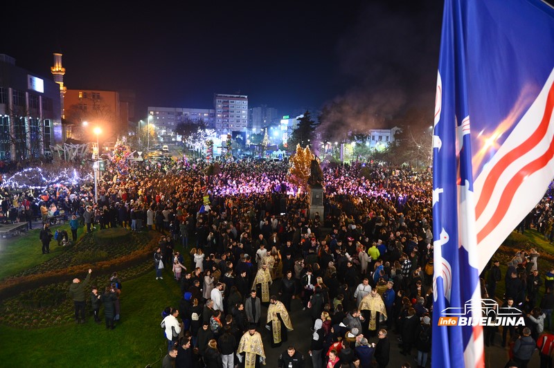 BADNJE VEČE U BIJELJINi Vladika Fotije: Da su i vjera i djela za dobro i napredak (FOTO)