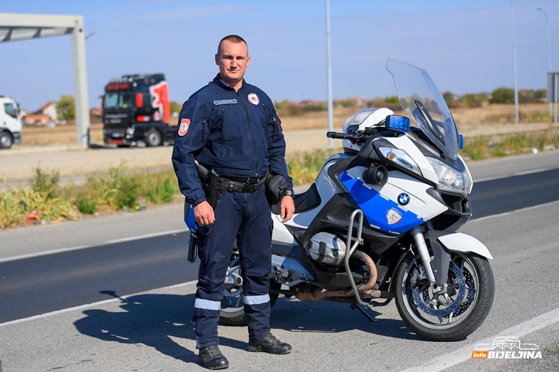 Drama u Bijeljini: Radnici pozlilo, spasile je kolege i policajac na motoru (FOTO)