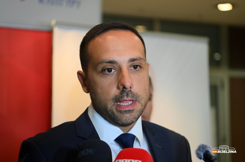 Socijalistička partija održala tribinu u Bijeljini: 