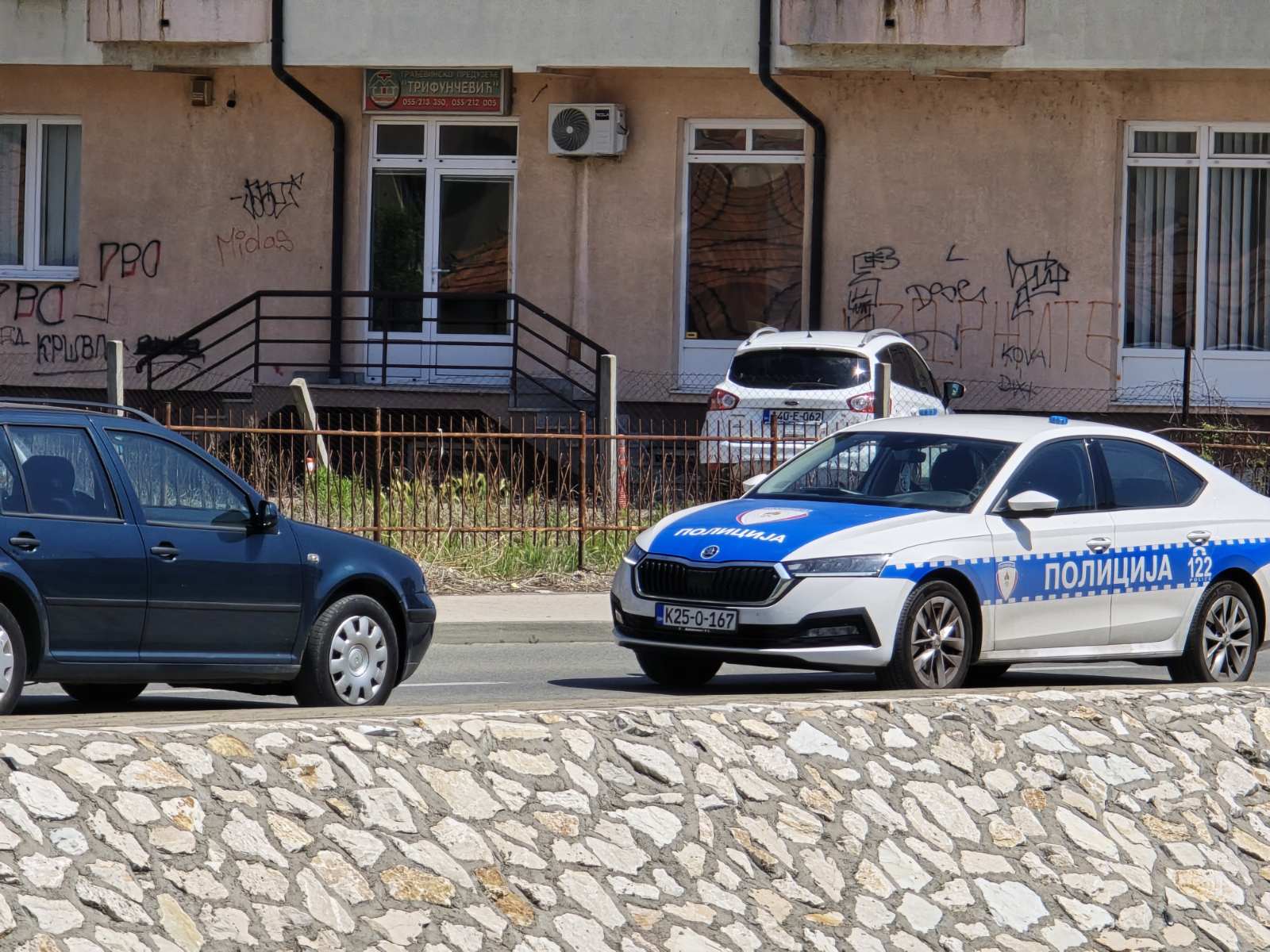 Bijeljina: Motociklista prevezen na Urgentni nakon sudara sa vozilom (FOTO)