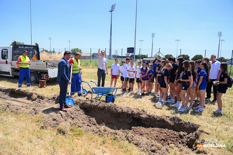 Napokon počela gradnja sportske dvorane u Bijeljini: Rade tek prvu fazu, za ostatak nedostaju milioni KM (FOTO)