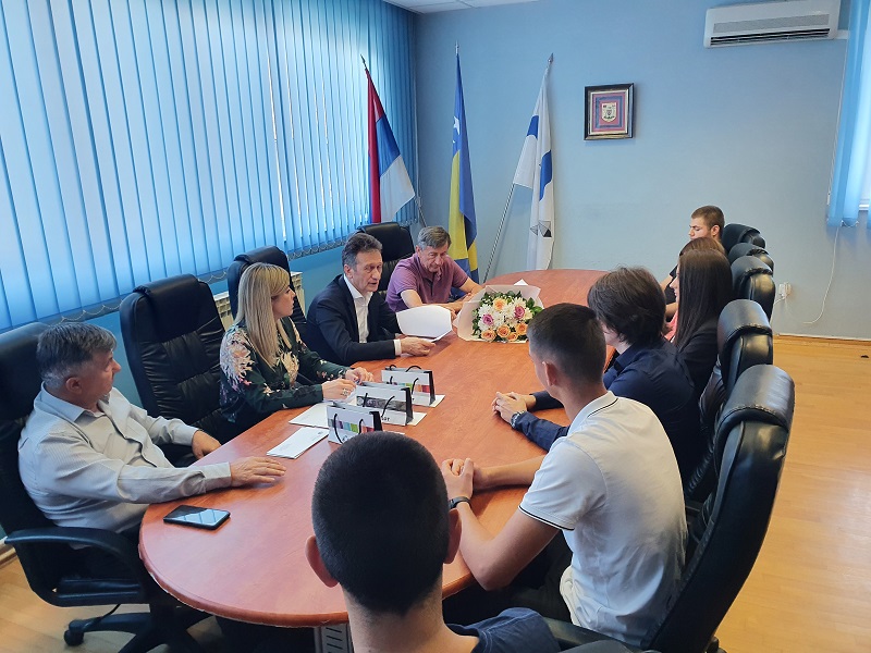 Nagrađeni najbolji srednjoškolci Ugljevika “Na ovaj način želimo da ih stimulišemo