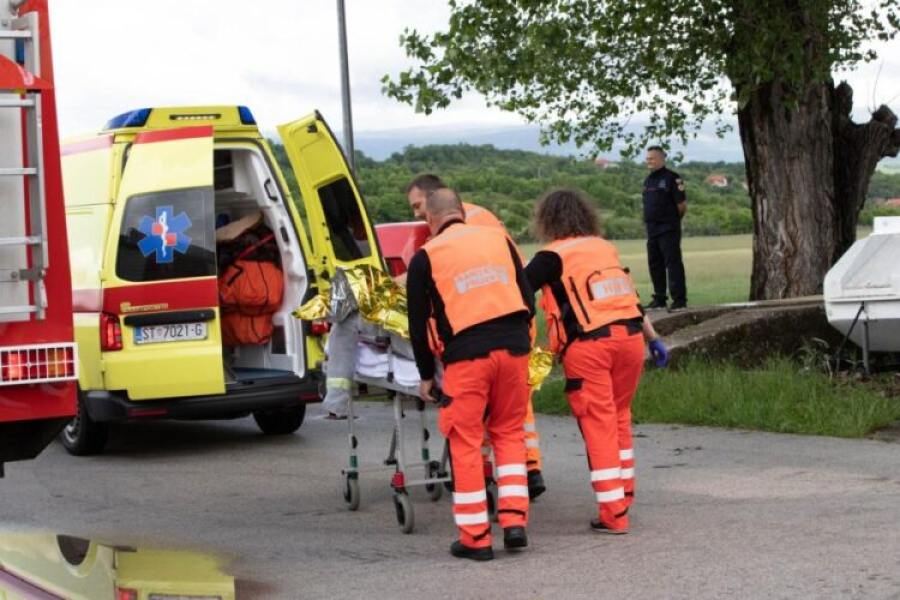 Drama na putu u Hrvatskoj: Žena ispala iz vozila u pokretu