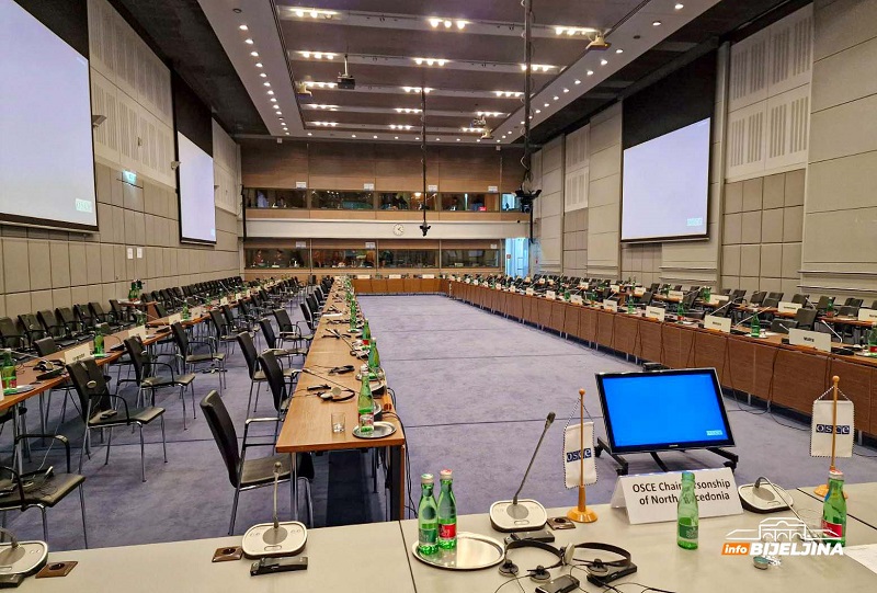 Obratio im se Bencun: Najbolji studenti Univerziteta iz Banjaluke posjetili sjedište OEBS-a u Beču (FOTO)