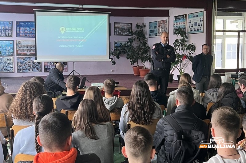 Predavanje o vršnjačkom nasilju u Loparama: Mladi moraju znati koju prekršajnu i krivičnu odgovornost nosi