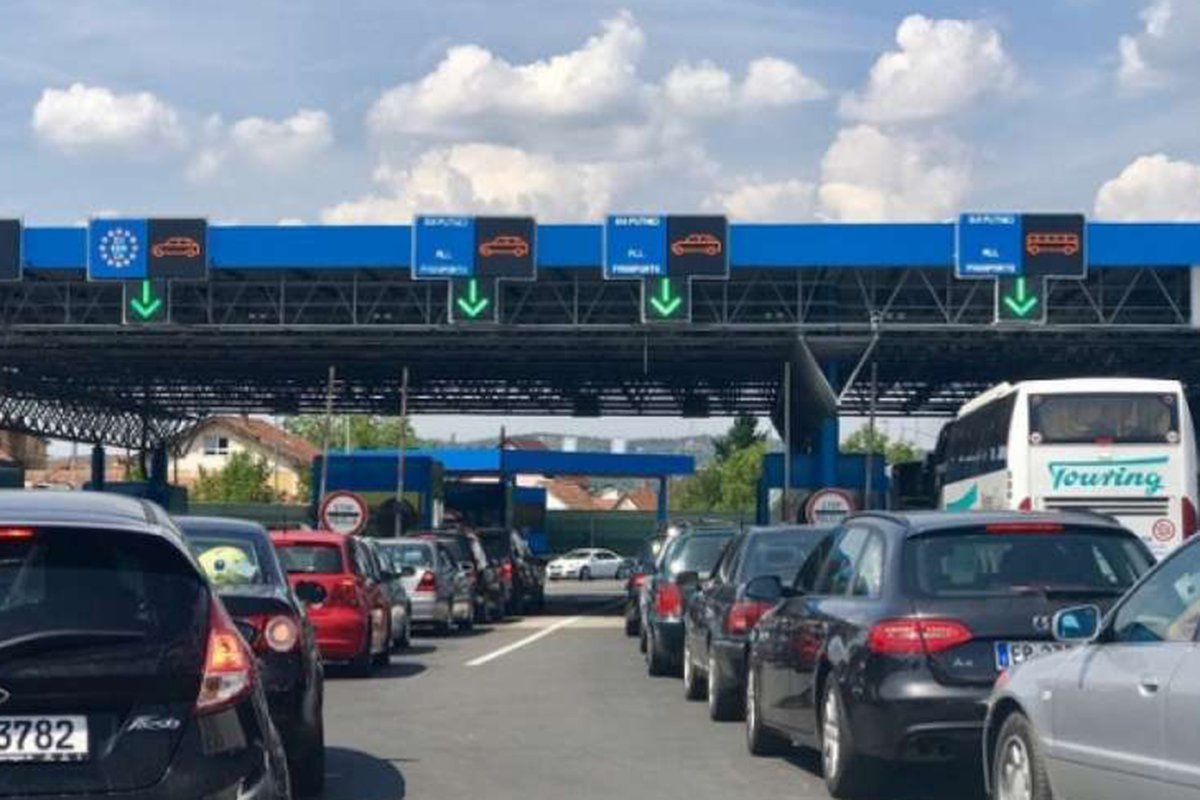 Duge kolone vozila na većini graničnih prelaza u BiH