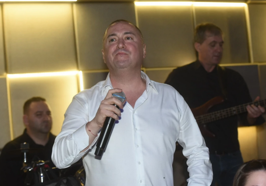 Đani ponovo u bolnici: Gost na svadbi ga ugrizao za stomak