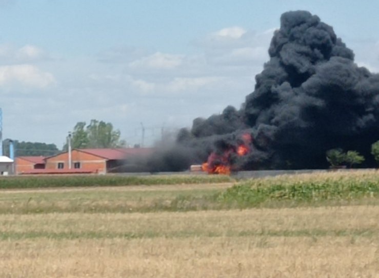 Gori firma kod Bijeljine, na terenu vatrogasci (FOTO)
