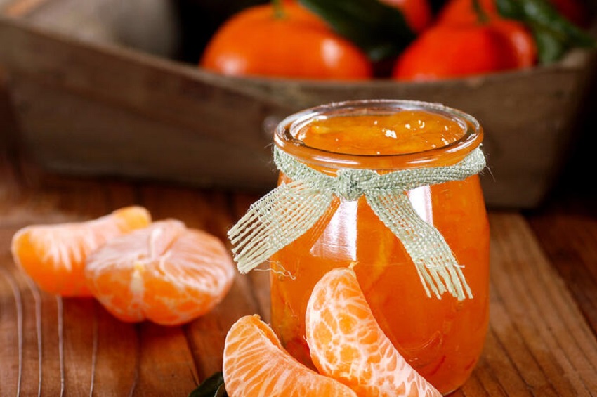 Domaće slatko od cijelih mandarina 