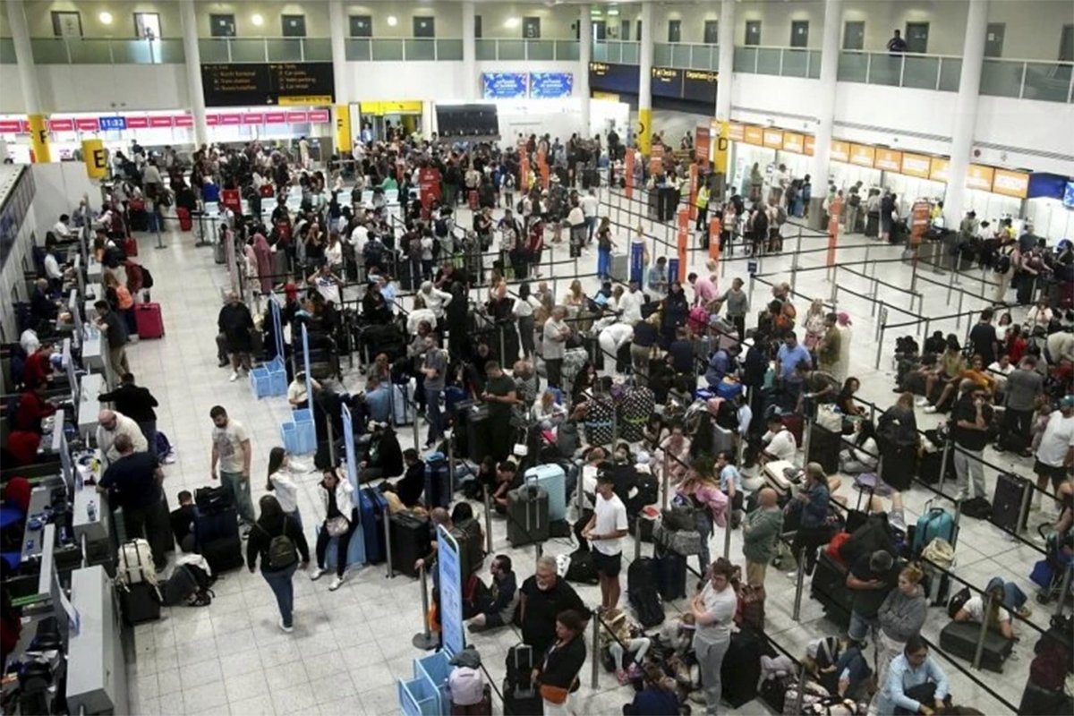 Dronovi obustavili letove u Minhenu, hiljade putnika ostalo na aerodromu