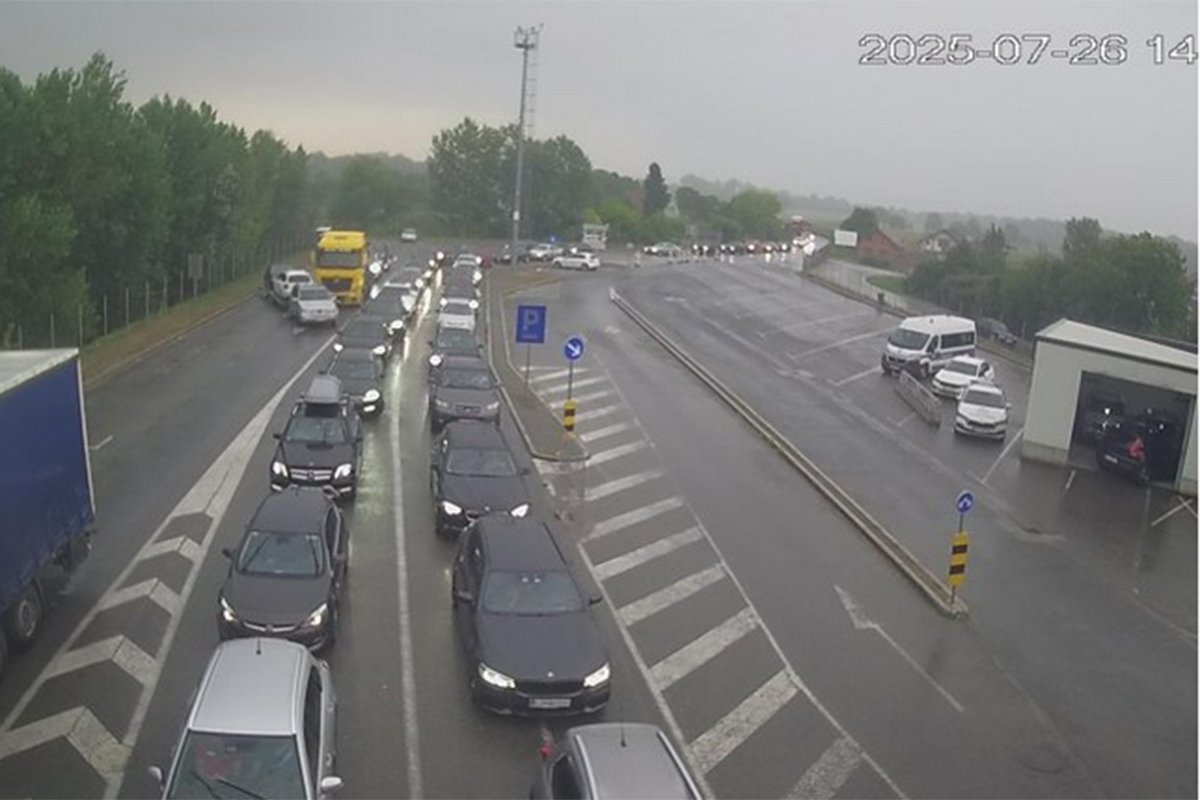 Duge kolone vozila na graničnim prelazima u BiH
