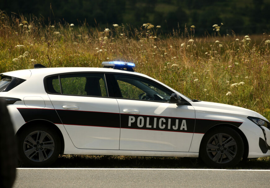 POGINUO PJEŠAK Stravična saobraćajka kod Žepča, saobraćaj u potpunosti obustavljen