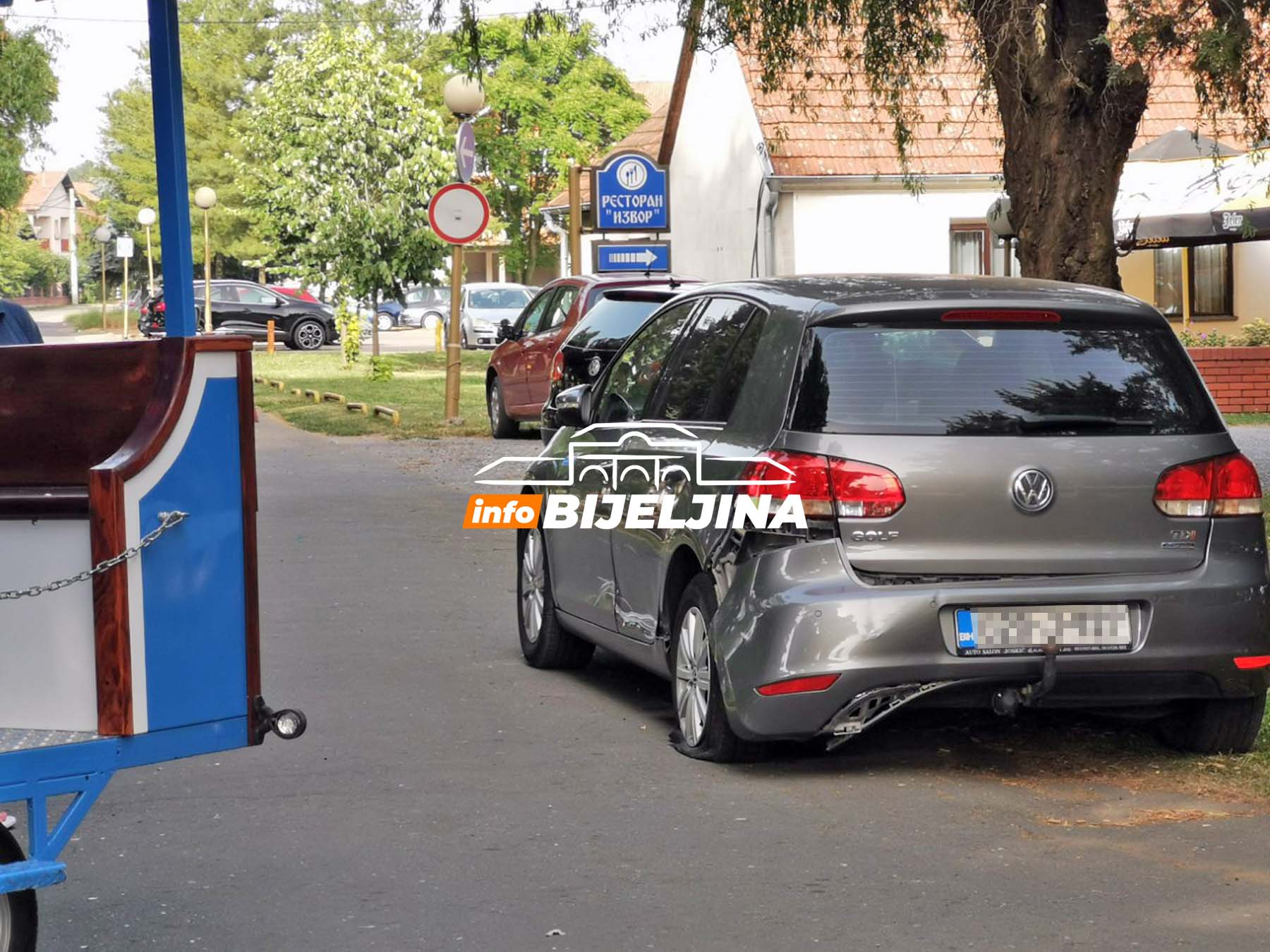 NOVI PEH TURISTIČKOG VOZIĆA U Dvorovima zakačio automobil (FOTO)