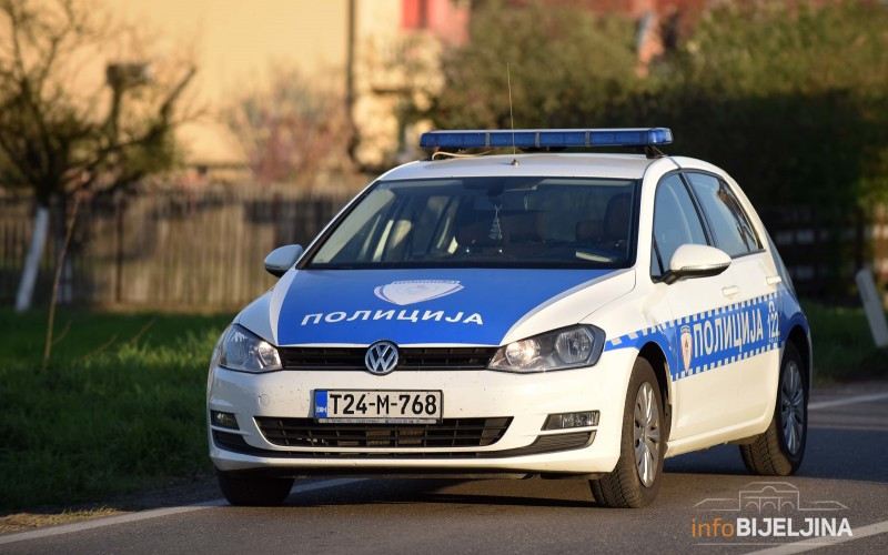 Povrijeđene dvije maloljetne osobe: Automobil sletio sa puta, upućeni u Bolnicu Zvornik na dalje liječenje