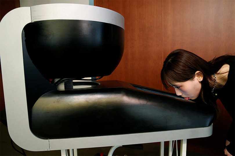 Napravljen TV ekran koji može da se lizne i osjeti ukus