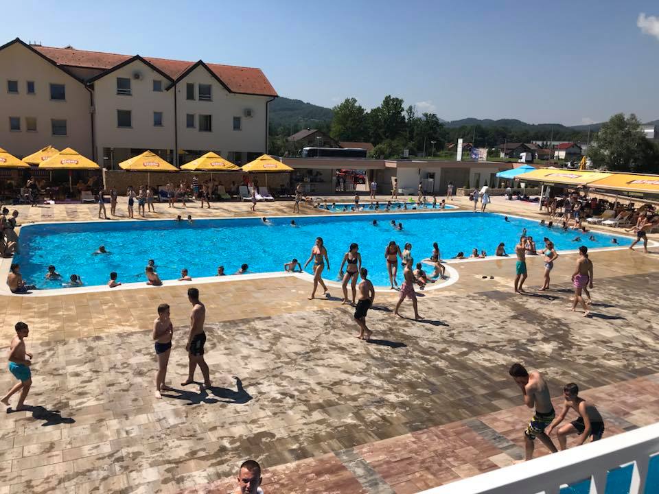 Muškarac smrtno stradao na bazenu