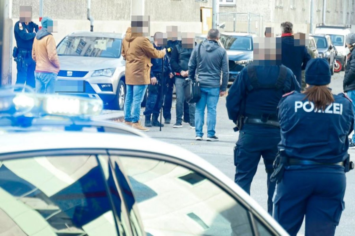 Srbin sa bebom u autu pokušao da pregazi policajca