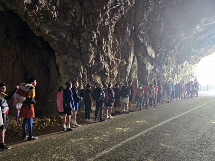 Vjera ih vodila 230 kilometara: Dvije Vlaseničanke pješke stigle do Manastira Ostrog