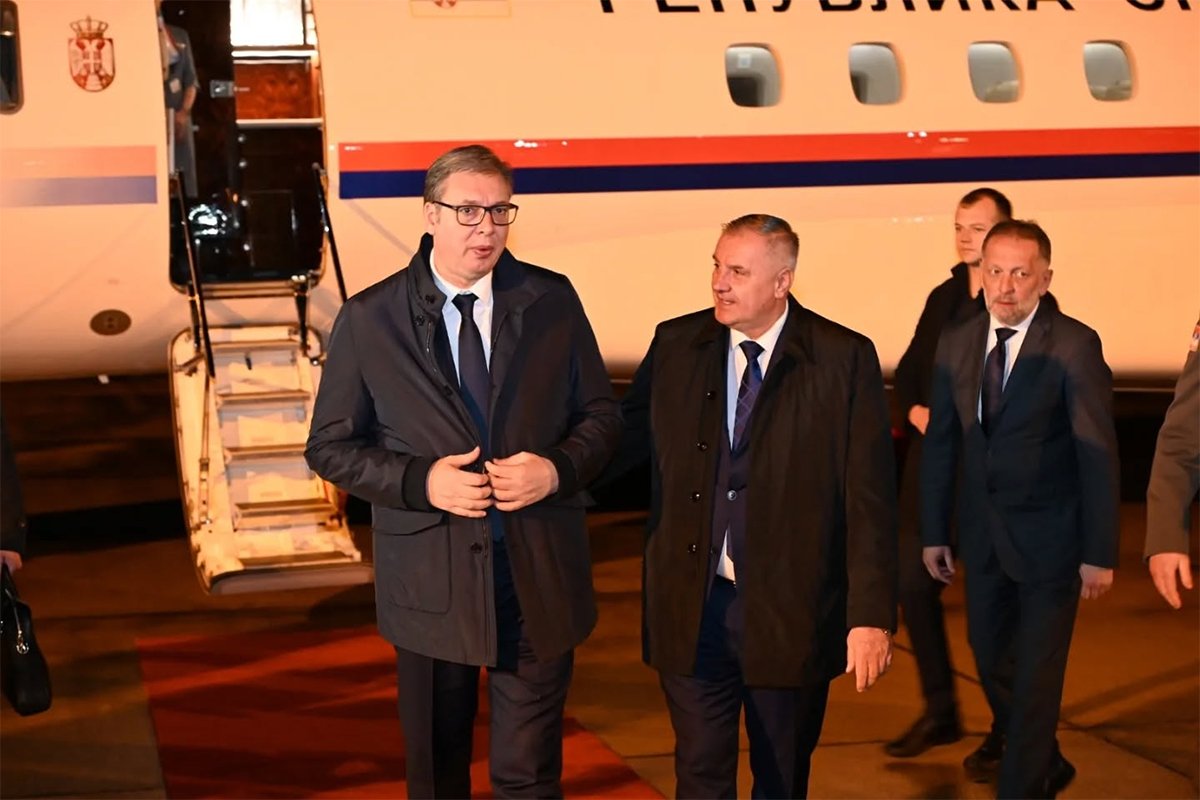 Višković dočekao Vučića na banjalučkom aerodromu
