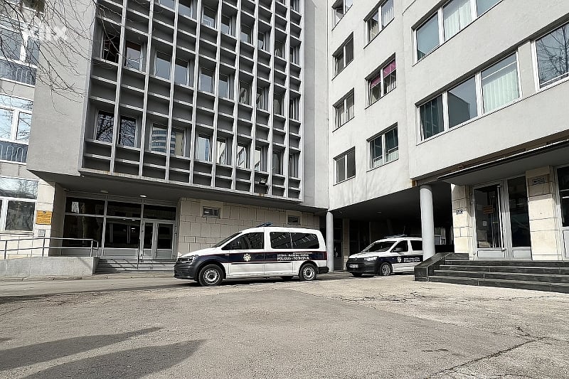 Brutalno pretučeni Tuzlak se i dalje bori za život, osumnjičeni za napad u pritvoru