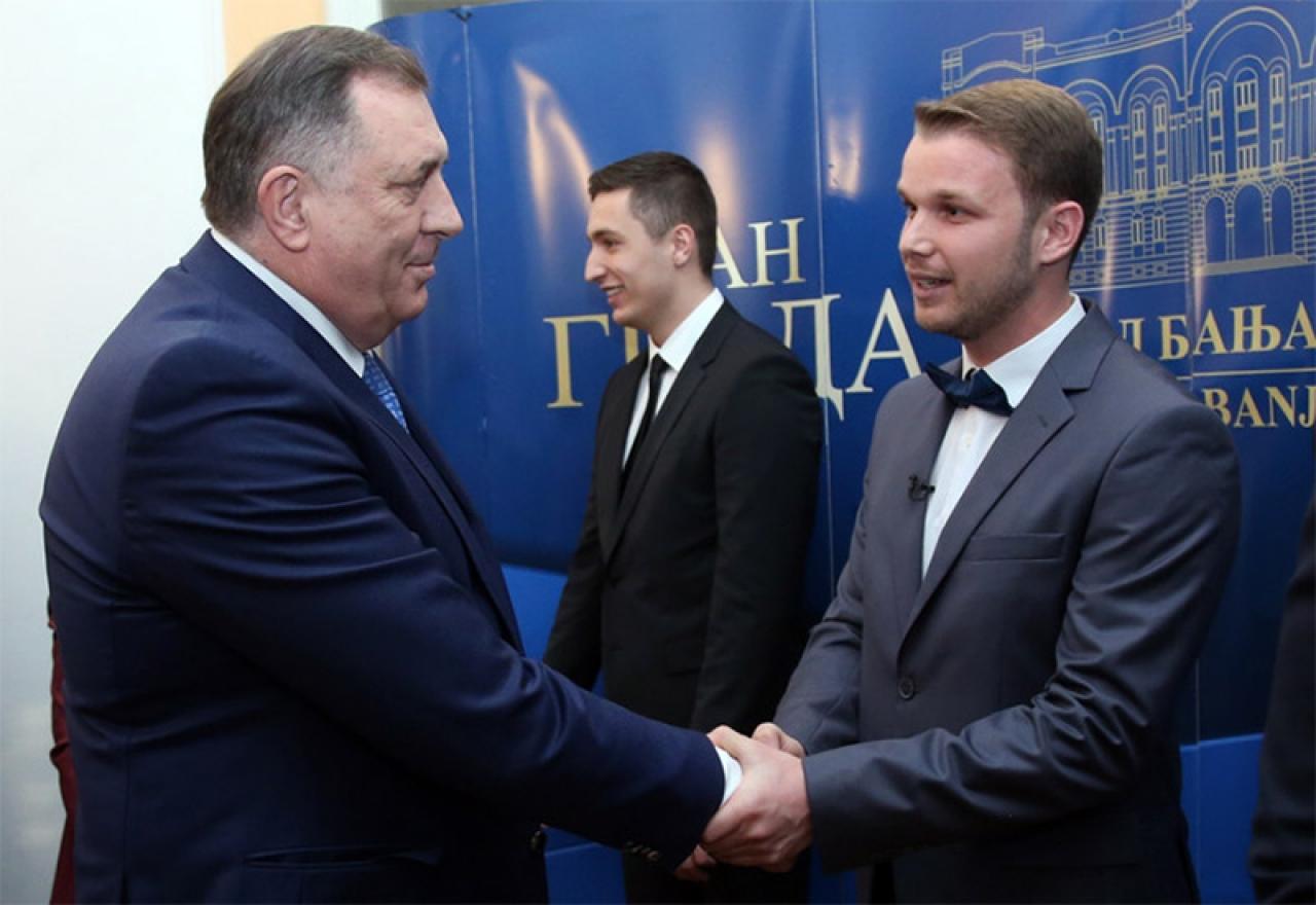 Dogovor SNSD-a i Stanivukovića: Neograničen rad i za kafane u širem centru