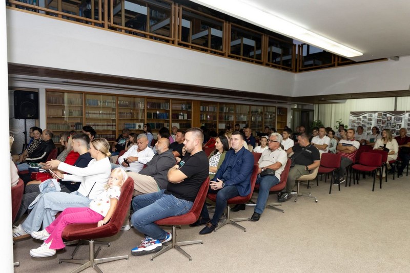 Aleksandar Boroja i Dejan Gojković predstavili knjigu: Vježbanje ključ očuvanja zdravlja i vitalnosti (FOTO)