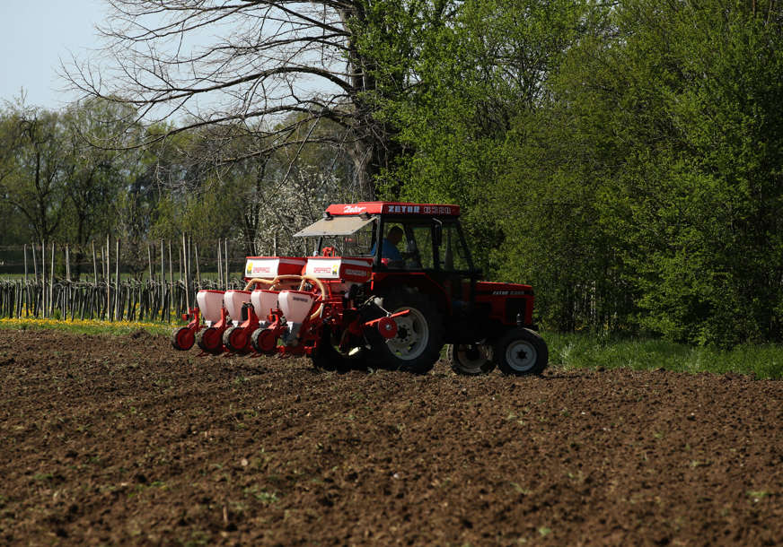 Pomoć poljoprivrednicima: Isplaćeno 2,8 miliona KM kapitalnih invensticija