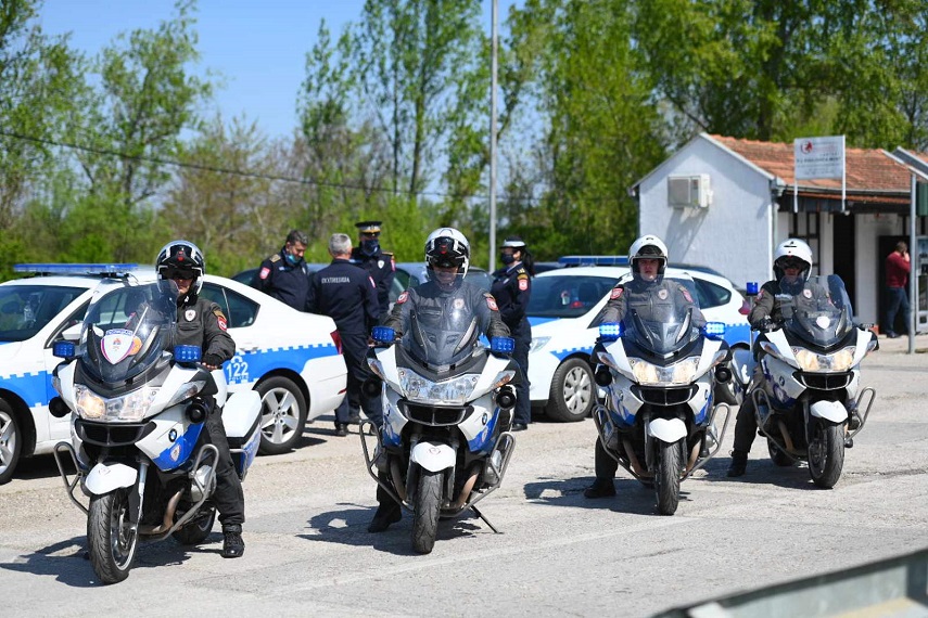 I OVE GODINE BRINU O BEZBJEDNOSTI BICIKLISTA Policajci na motoru za sigurnu trku Beograd-Banjaluka