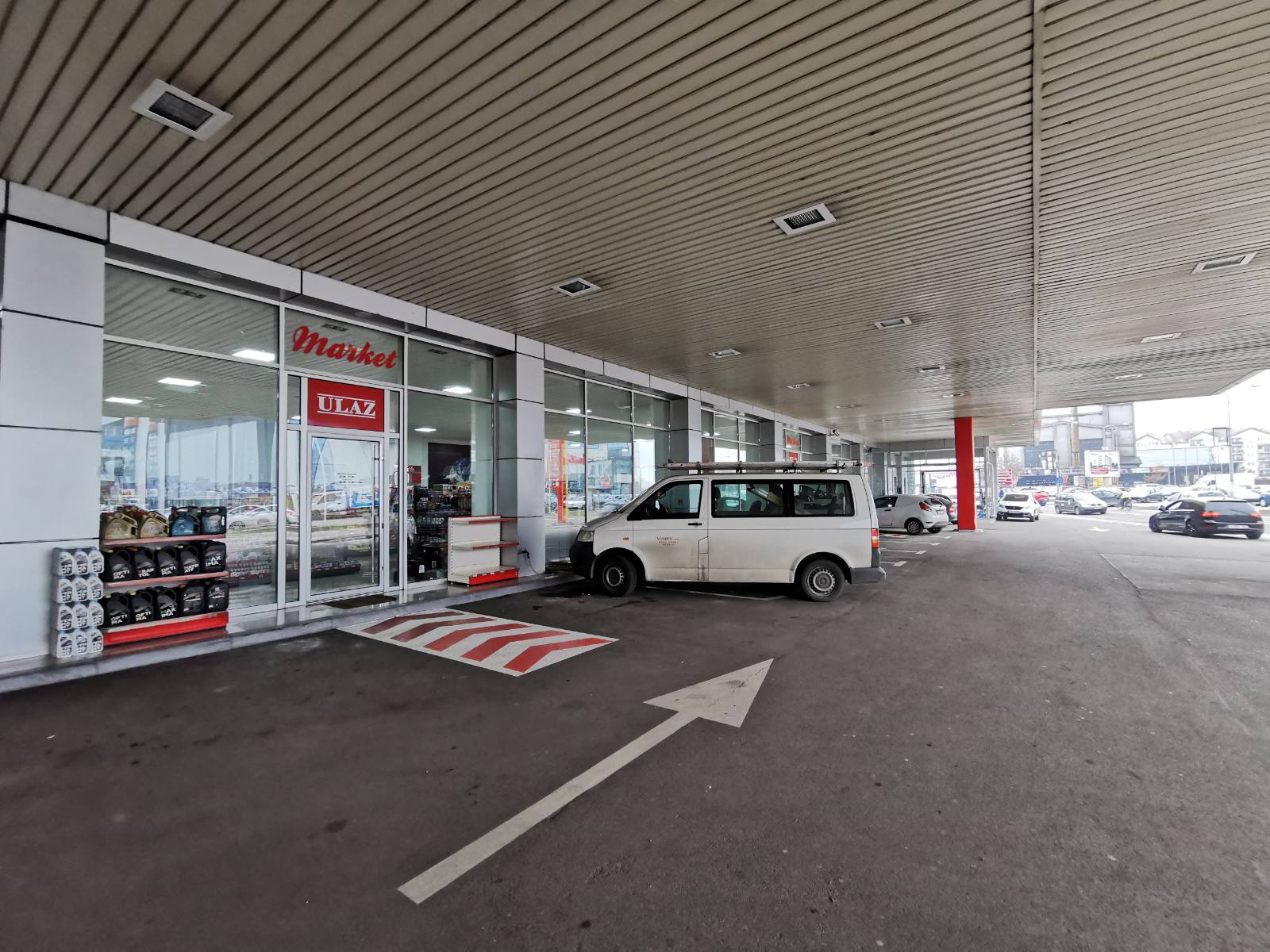 Nešković pumpa u Sremskoj ulici bogatija za market: Kupcima akcijske cijene za praznike