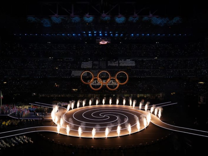 Svečano otvorene 25. Zimske olimpijske igre, prodefilovali timovi BiH i Srbije (FOTO)