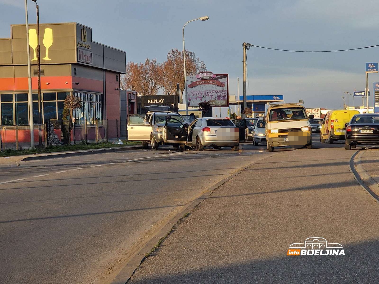 Direktan sudar u Bijeljini, Hitna odvezla povrijeđene (FOTO) 