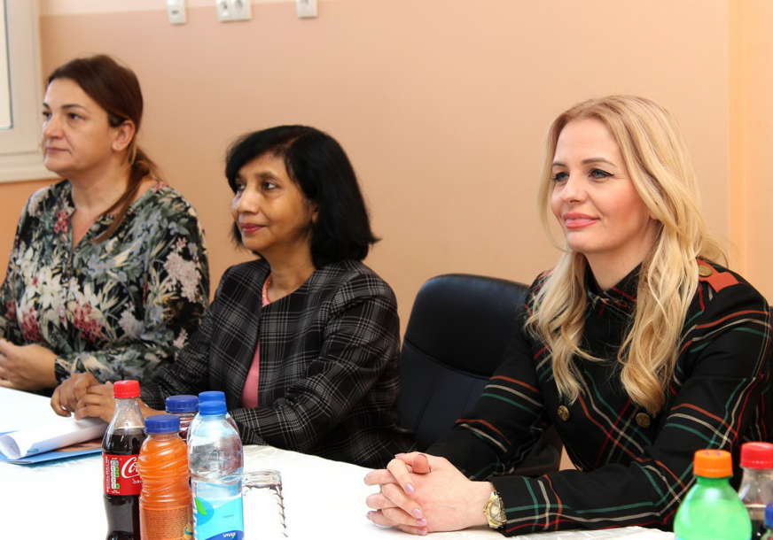 Ministarka Trivić i predstavnica Unicefa posjetile resursni centar za inkluzivno vaspitanje u Bijeljini