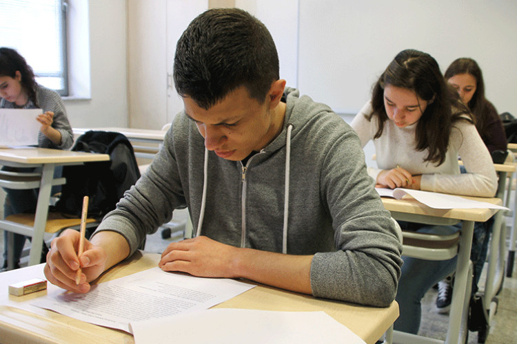 Mala matura i ove godine eksperimentalna