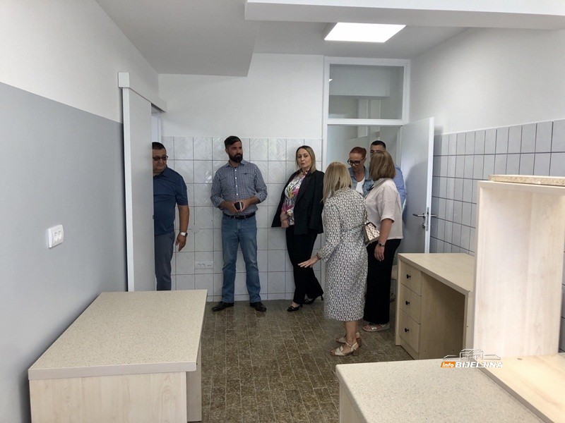 Učenici u Bijeljini praviće sokove, tjesteninu i sir – škola dobila opremu vrijednu milion maraka