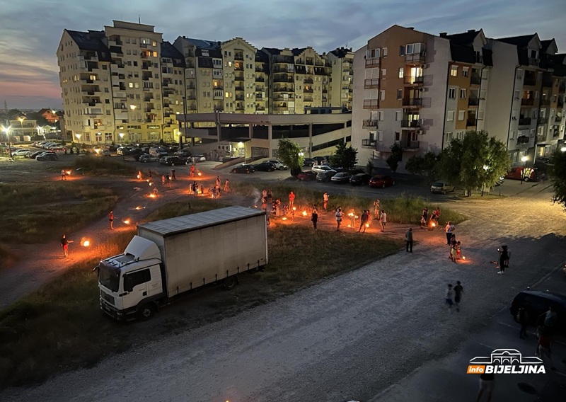 Evo šta simboliše PALJENJE LILA, a vjeruje se da jedan običaj donosi blagostanje svakom domaćinstvu